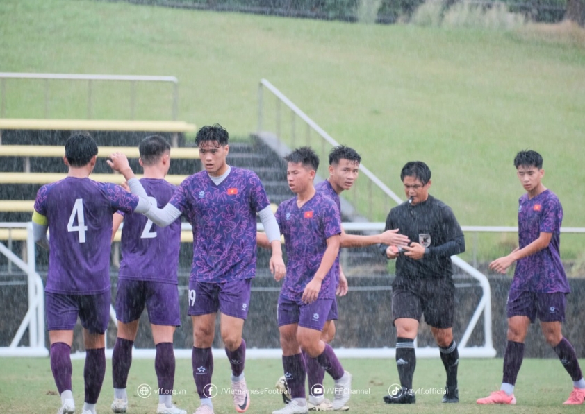 U17 Việt Nam thắng đậm 7-0 Đại học Shizuoka (Ảnh: VFF)